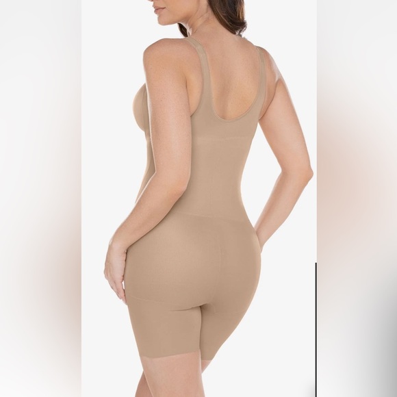 MIRACLESUIT Shaping Bodysuit Open-Bust & Slimming technology NUDE US M EUC - Picture 3 of 10